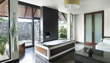 Four Seasons Resort at Anahita