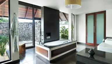 Four Seasons Resort at Anahita