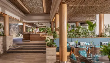 Four Seasons Resort at Anahita