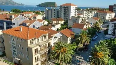Franeta Apartments