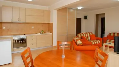 Franeta Apartments