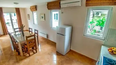 Franeta Apartments