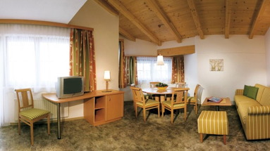 Franz-Josef Apart