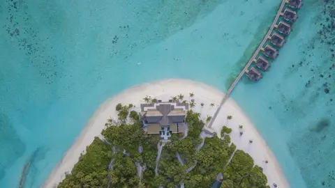 Hotel Furaveri Island Resort