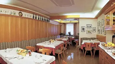 Garni Esperia