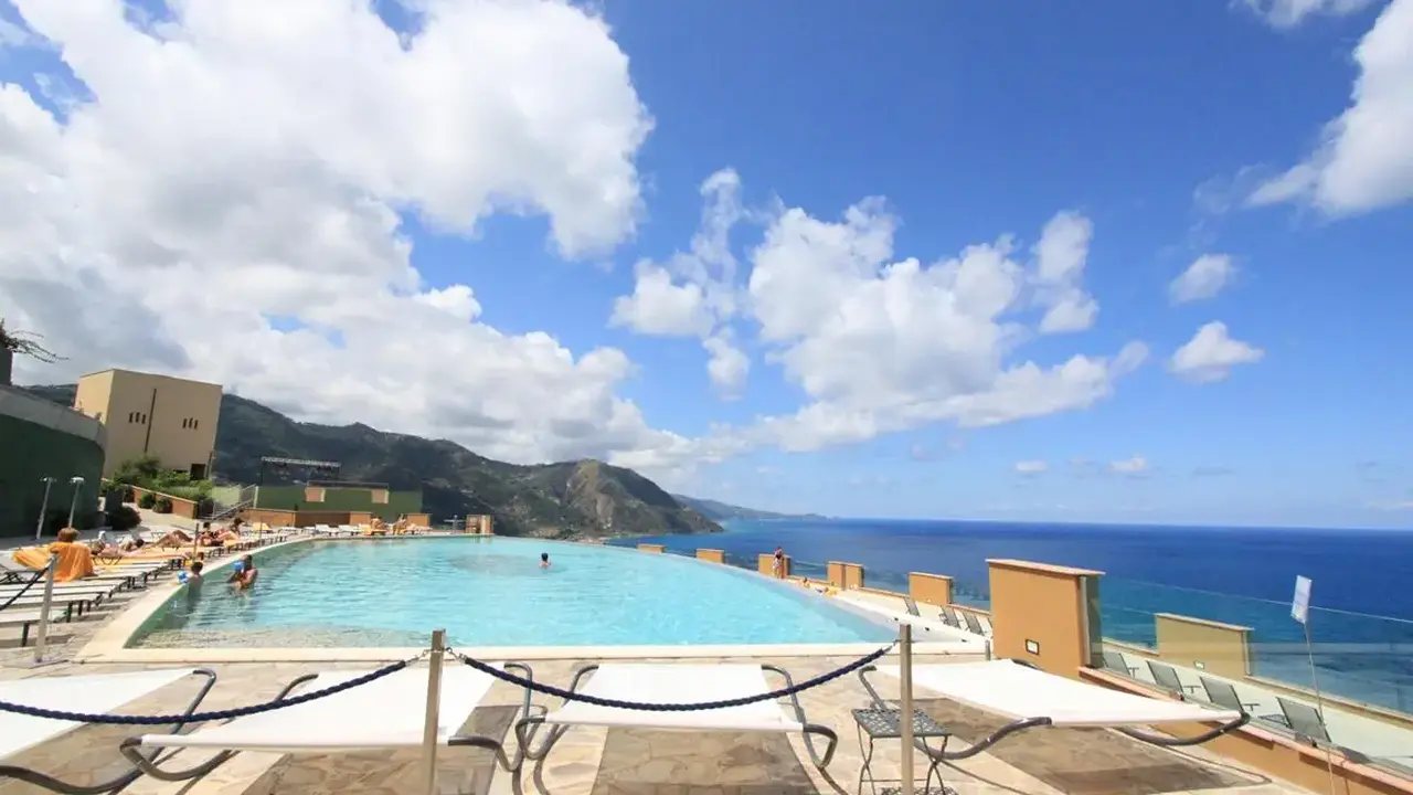 GH Avalon Sikani Resort