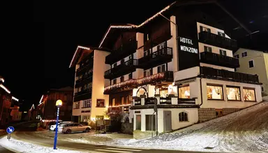 GH Monzoni (Pozza di Fassa)