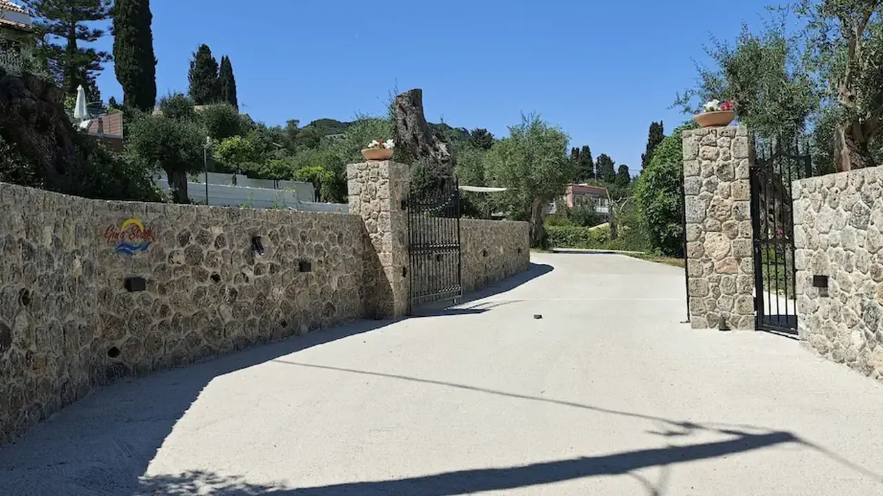 Gina Studios