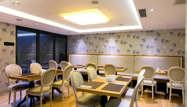 GK Regency Suites