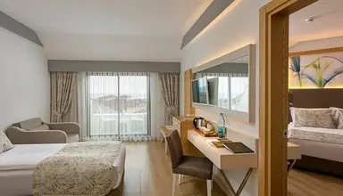 Glamour Resort & Spa