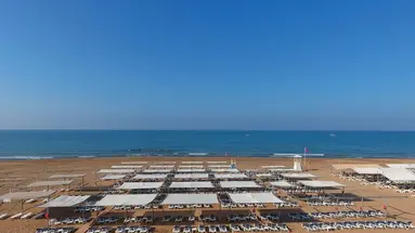 Glamour Resort & Spa