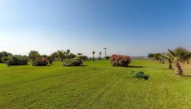 Glamour Resort & Spa