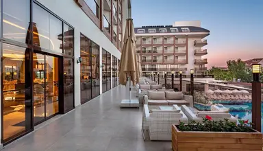 Glamour Resort & Spa