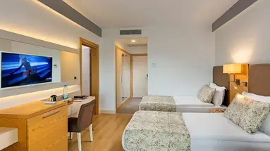 Glamour Resort & Spa