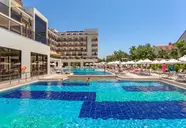 Glamour Resort & Spa
