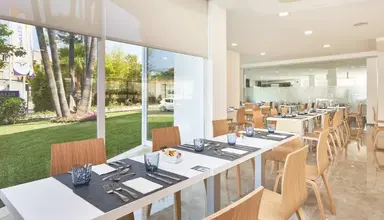 Globales Cala Bona Suites