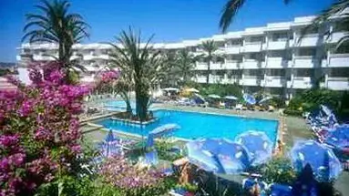 Globales Cala Bona Suites