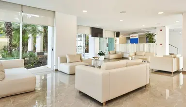 Globales Cala Bona Suites
