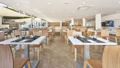 Globales Cala Bona Suites