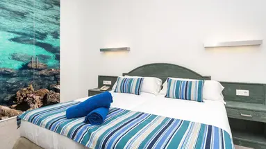 Globales Cala'n Blanes (Menorca)