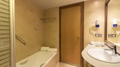 Golden Avenida Suites
