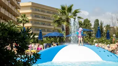 Golden Avenida Suites