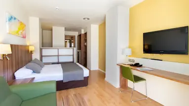 Golden Avenida Suites