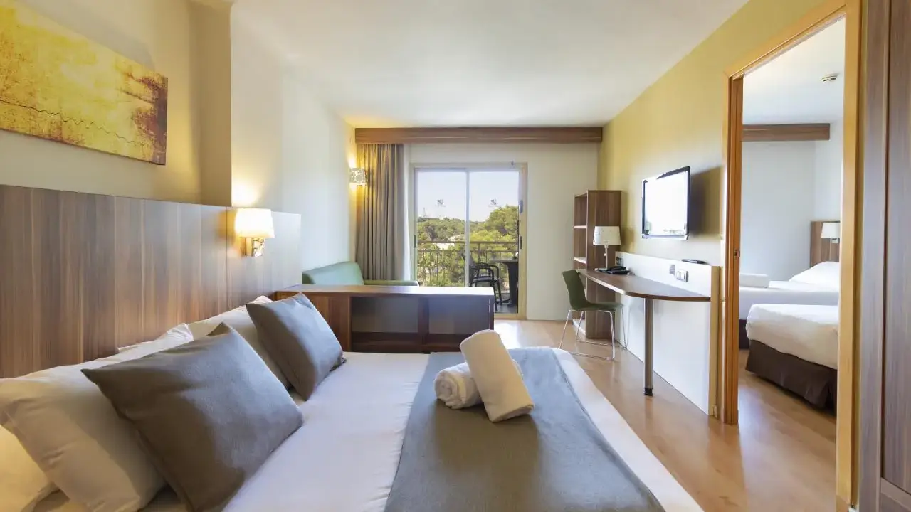Golden Avenida Suites