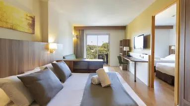 Golden Avenida Suites