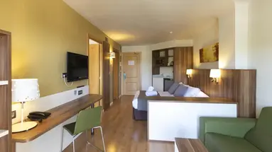 Golden Avenida Suites