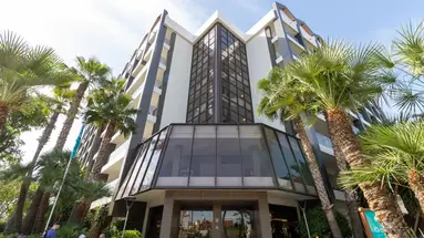 Golden Avenida Suites