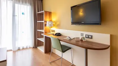 Golden Avenida Suites