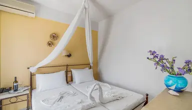 Golden Bay (Malia)