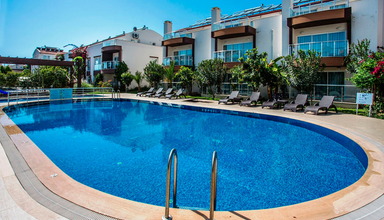 Golden Life Blue Green Residence
