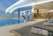 Golden Tulip Magnus