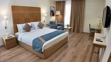 Golden Tulip Muscat