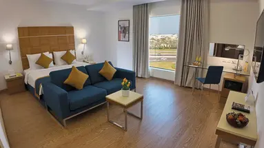 Golden Tulip Muscat