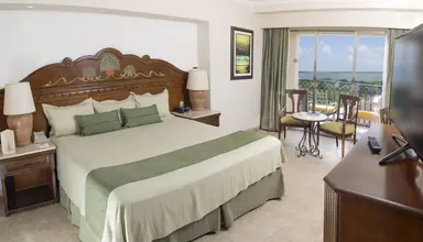 GR Solaris Cancun