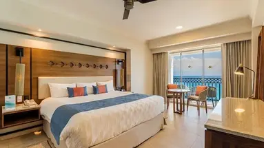 GR Solaris Cancun