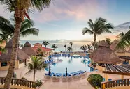 GR Solaris Cancun