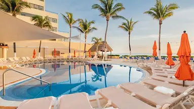 GR Solaris Cancun