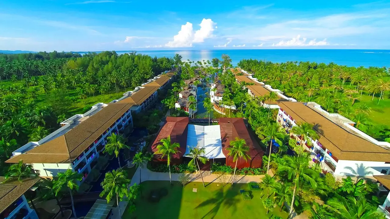 Graceland Khaolak Beach Resort