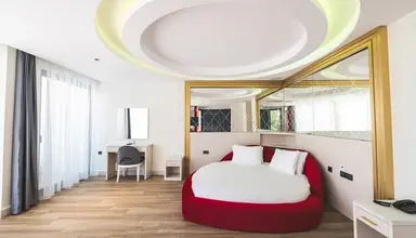 Granada Luxury Red