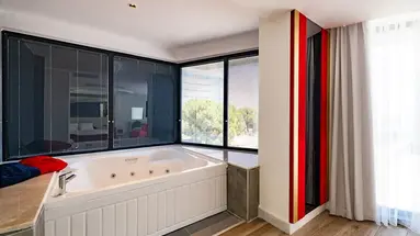 Granada Luxury Red
