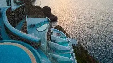 Grand Ambassador Santorini 
