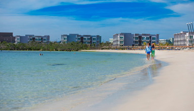 Grand Aston Fiesta Cayo Las Brujas Resort & Spa