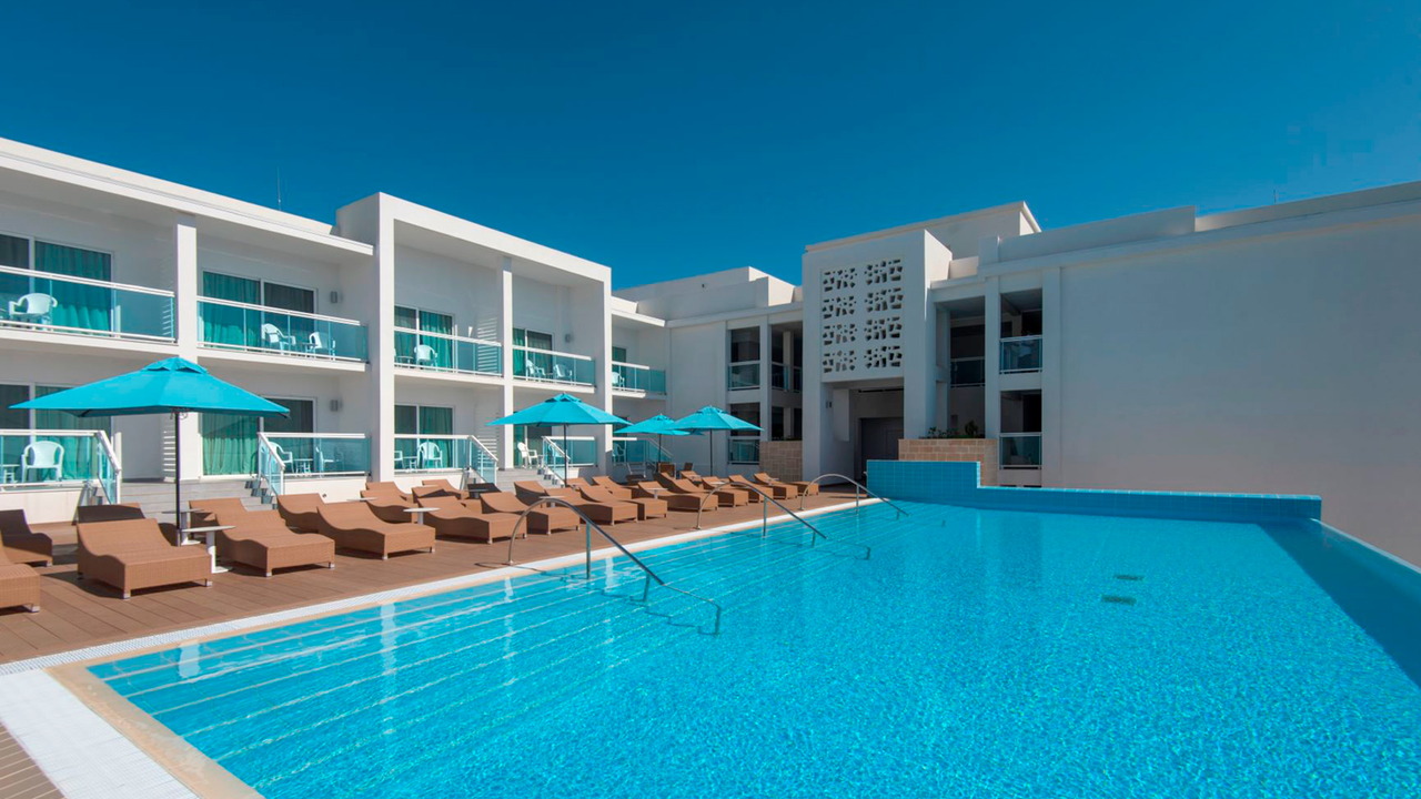 Grand Aston Fiesta Cayo Las Brujas Resort & Spa