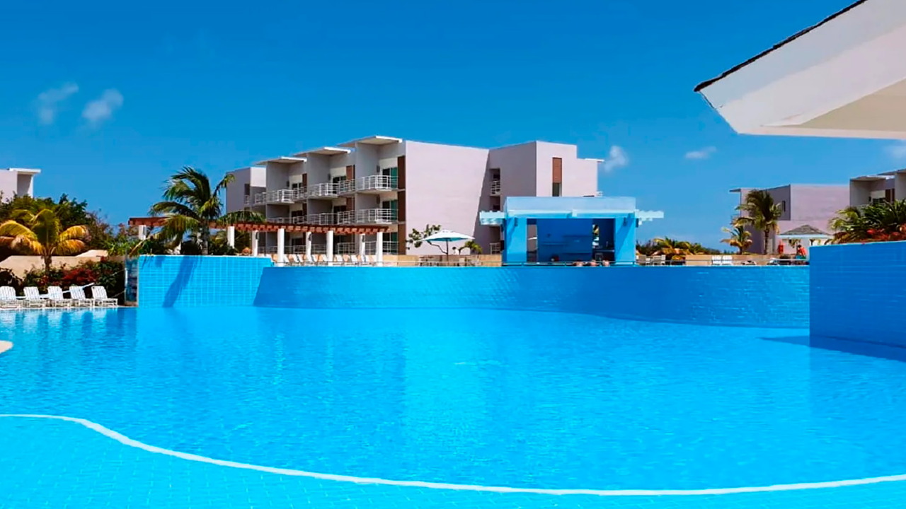 Grand Aston Fiesta Cayo Las Brujas Resort & Spa