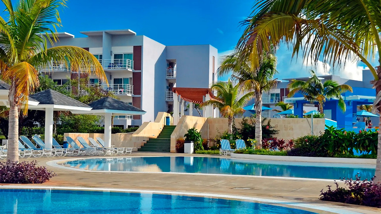 Grand Aston Fiesta Cayo Las Brujas Resort & Spa