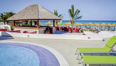 Grand Decameron Cornwall Beach